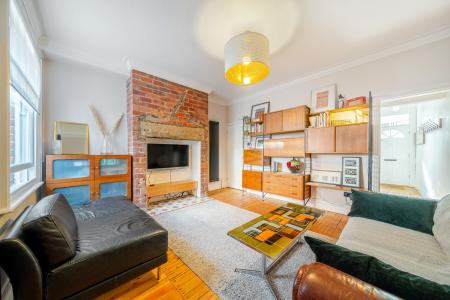 4 bedroom Terraced House for sale in Hawthorn Vale, Chapel Allerton, Leeds, LS7