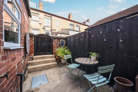 4 bedroom Terraced House for sale in Hawthorn Vale, Chapel Allerton, Leeds, LS7