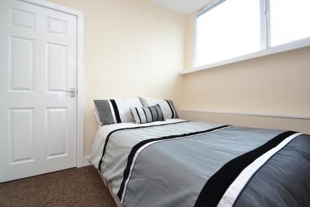 4 bedroom End of terrace house for sale in John Street, Hyde Park, Leeds, LS6