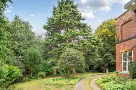 2 bedroom Flat for sale in North Grove, 9 Stainbeck Lane, Chapel Allerton, Leeds, LS7