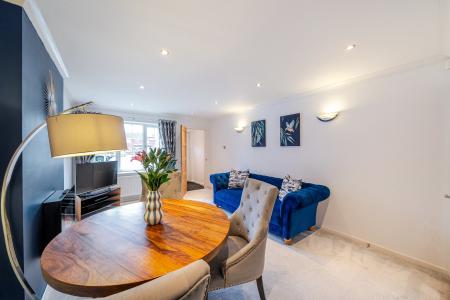 2 bedroom Town house for sale in Oakdene Court, Leeds, LS17