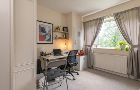 2 bedroom Flat for sale in Redesdale Gardens, Adel, Leeds, LS16