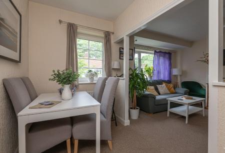 2 bedroom Flat for sale in Redesdale Gardens, Adel, Leeds, LS16