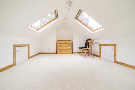 3 bedroom Semi-detached house for sale in Roundhay Mount, Oakwood, Leeds, LS8