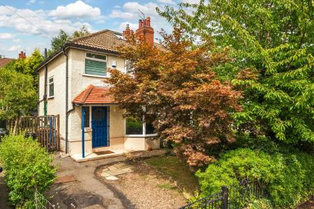 3 bedroom Semi-detached house for sale in Roundhay Mount, Oakwood, Leeds, LS8