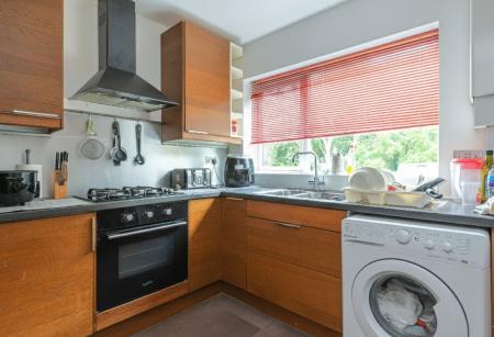 2 bedroom Flat for sale in Sandhill Court, Sandhill Lane, Alwoodley, Leeds, LS17