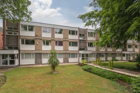 2 bedroom Flat for sale in Sandhill Court, Sandhill Lane, Alwoodley, Leeds, LS17