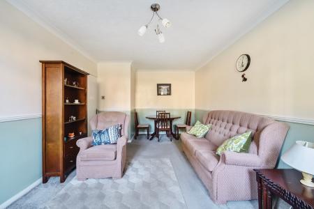 2 bedroom Flat for sale in West Lodge, 23 Stainbeck Lane, Chapel Allerton, Leeds, LS7