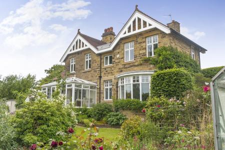 4 bedroom Detached house for sale in West Lodge, Gledhow Park Drive, Chapel Allerton, Leeds, LS7