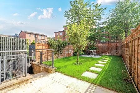 3 bedroom Town house for sale in Yarn Street, Leeds, LS10