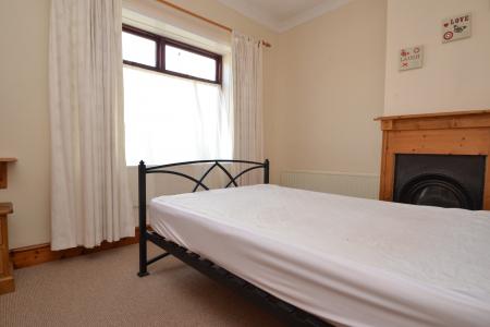 2 bedroom Terraced House to let in Beaumont Square, Pudsey, Leeds, LS28