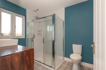 4 bedroom Semi-detached house to let in Harrogate Road, Chapel Allerton, Leeds, LS7