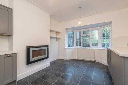 4 bedroom Semi-detached house to let in Harrogate Road, Chapel Allerton, Leeds, LS7