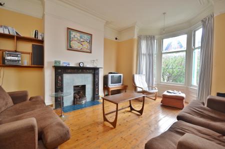 1 bedroom House share to let in Roundhay View, Leeds, LS8