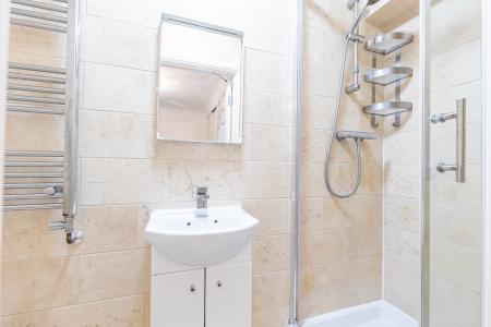 2 bedroom Flat to let in Westfield Terrace, Chapel Allerton, Leeds, LS7