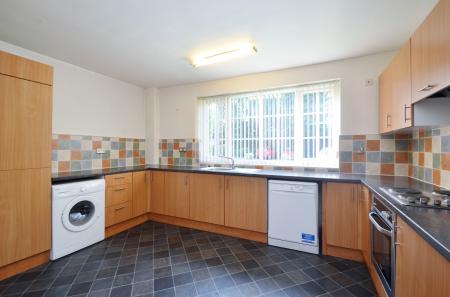 2 bedroom Flat to let in Cavendish Mews, Alwoodley, Leeds, LS17
