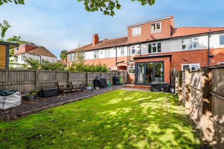4 bedroom Terraced House to let in Henconner Crescent, Chapel Allerton, Leeds, LS7