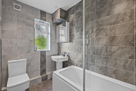 4 bedroom Terraced House to let in Henconner Crescent, Chapel Allerton, Leeds, LS7