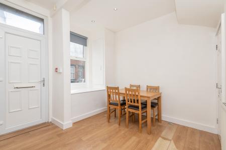 4 bedroom Terraced House to let in John Street (26 - 27 Academic year), Hyde Park, Leeds, LS6