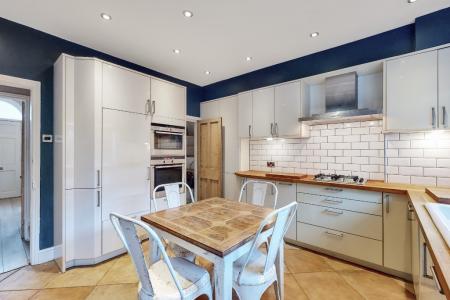 4 bedroom Terraced House for sale in Victoria Street, Chapel Allerton, Leeds, LS7