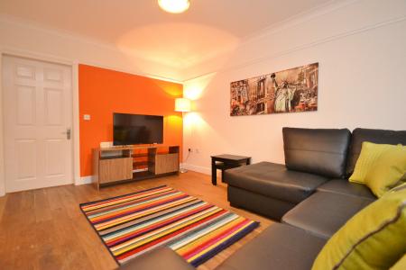 1 bedroom Detached house to let in Mansion Gate, Chapel Allerton, Leeds, LS7