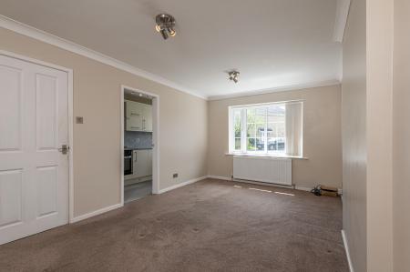 2 bedroom Flat to let in Oakdene Drive, Alwoodley, Leeds, LS17