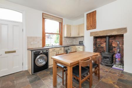 4 bedroom Terraced House to let in Pasture Grove, Chapel Allerton, Leeds, LS7