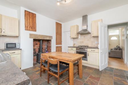 4 bedroom Terraced House to let in Pasture Grove, Chapel Allerton, Leeds, LS7