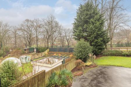 1 bedroom Flat to let in Valley Court, Allerton Grange Vale, Moortown, Leeds, LS17