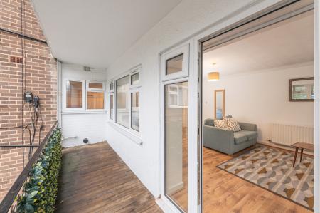 1 bedroom Flat to let in Valley Court, Allerton Grange Vale, Moortown, Leeds, LS17