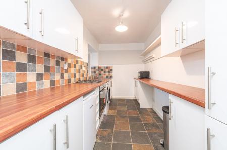 1 bedroom Flat to let in Valley Court, Allerton Grange Vale, Moortown, Leeds, LS17