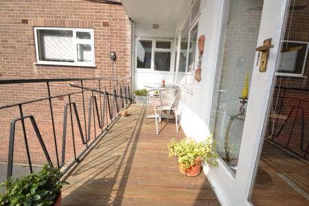 1 bedroom Flat to let in Valley Court, Allerton Grange Vale, Moortown, Leeds, LS17
