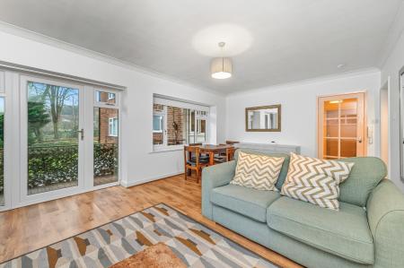 1 bedroom Flat to let in Valley Court, Allerton Grange Vale, Moortown, Leeds, LS17