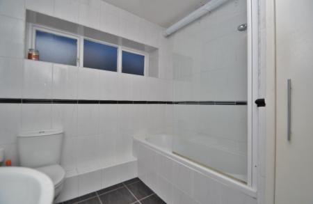 1 bedroom Flat to let in Valley Court, Allerton Grange Vale, Moortown, Leeds, LS17