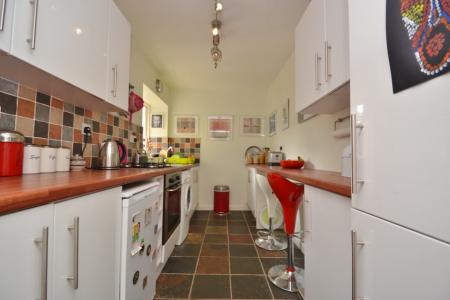 1 bedroom Flat to let in Valley Court, Allerton Grange Vale, Moortown, Leeds, LS17