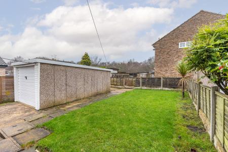 3 bedroom Semi-detached house to let in Sunningdale Avenue, Alwoodley, Leeds, LS17
