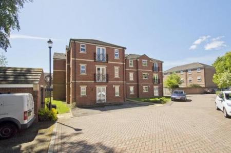 2 bedroom Flat to let in Lawson Wood Drive, Meanwood, Leeds, LS6