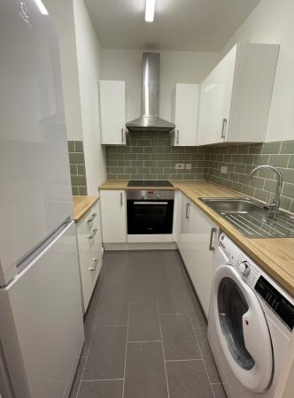 2 bedroom Flat to let in Gledhow Park Avenue, Chapel Allerton, Leeds, LS7