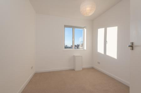 2 bedroom Flat to let in Gledhow Park Avenue, Chapel Allerton, Leeds, LS7