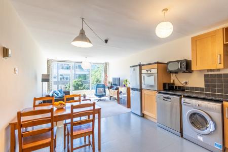 3 bedroom Town house to let in Newton Garth, Chapel Allerton, Leeds, LS7