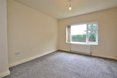 2 bedroom Flat to let in Stainbeck Lane, Chapel Allerton, Leeds, LS7