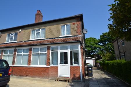 2 bedroom Flat to let in Stainbeck Lane, Chapel Allerton, Leeds, LS7