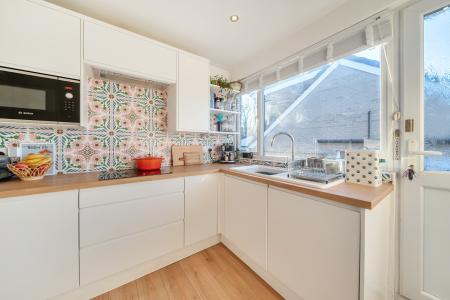 2 bedroom Semi-detached bungalow for sale in Carr Manor Road, Moortown, Leeds, LS17