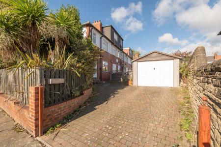 3 bedroom End of terrace house to let in Henconner Gardens, Chapel Allerton, Leeds, LS7