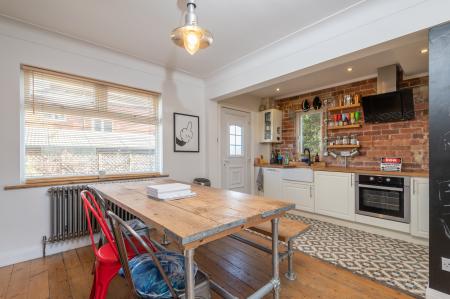 3 bedroom End of terrace house to let in Henconner Gardens, Chapel Allerton, Leeds, LS7