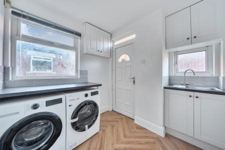 5 bedroom Terraced House for sale in Methley Drive, Chapel Allerton, Leeds, LS7