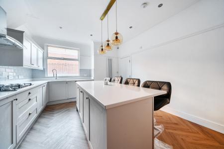 5 bedroom Terraced House for sale in Methley Drive, Chapel Allerton, Leeds, LS7