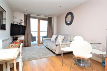 2 bedroom Flat to let in Mackenzie House, Chadwick Street, Leeds, LS10