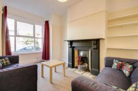 4 bedroom Terraced House to let in Roundhay Avenue, Leeds, LS8