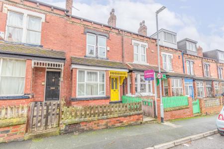 4 bedroom Terraced House to let in Roundhay Avenue, Leeds, LS8